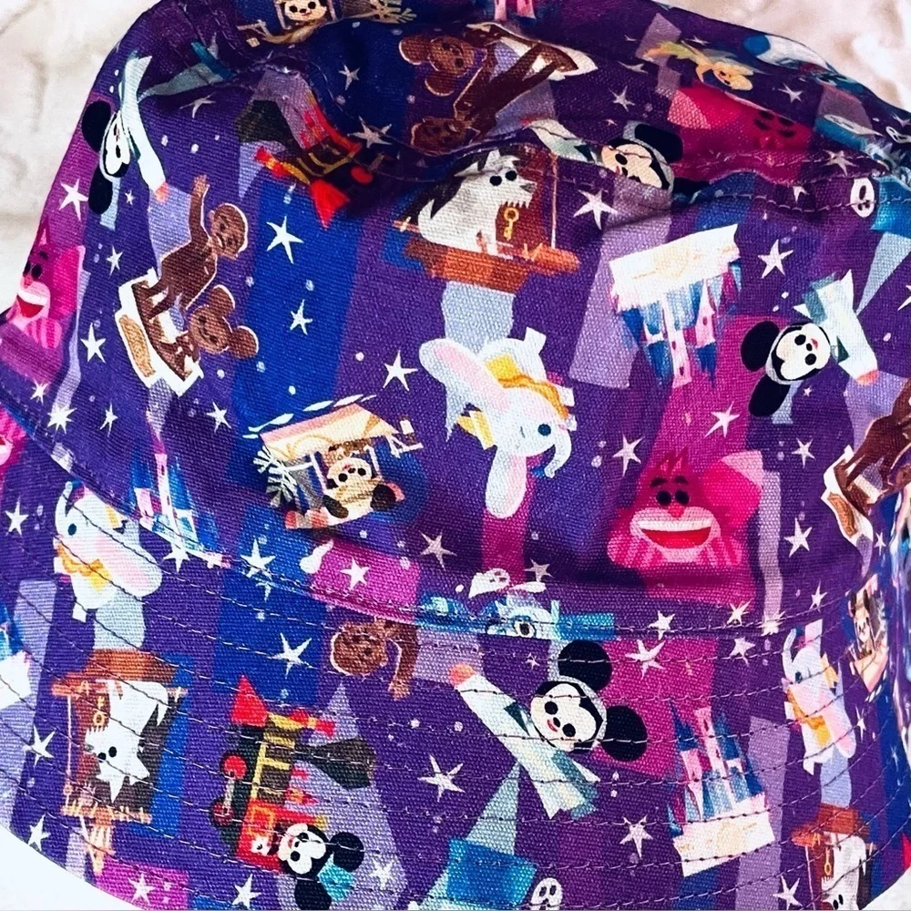 🆕🎡 NWT Disney Bucket Hat, Reversible by Joey Chou - Stitch, Mickey, Dumbo, etc